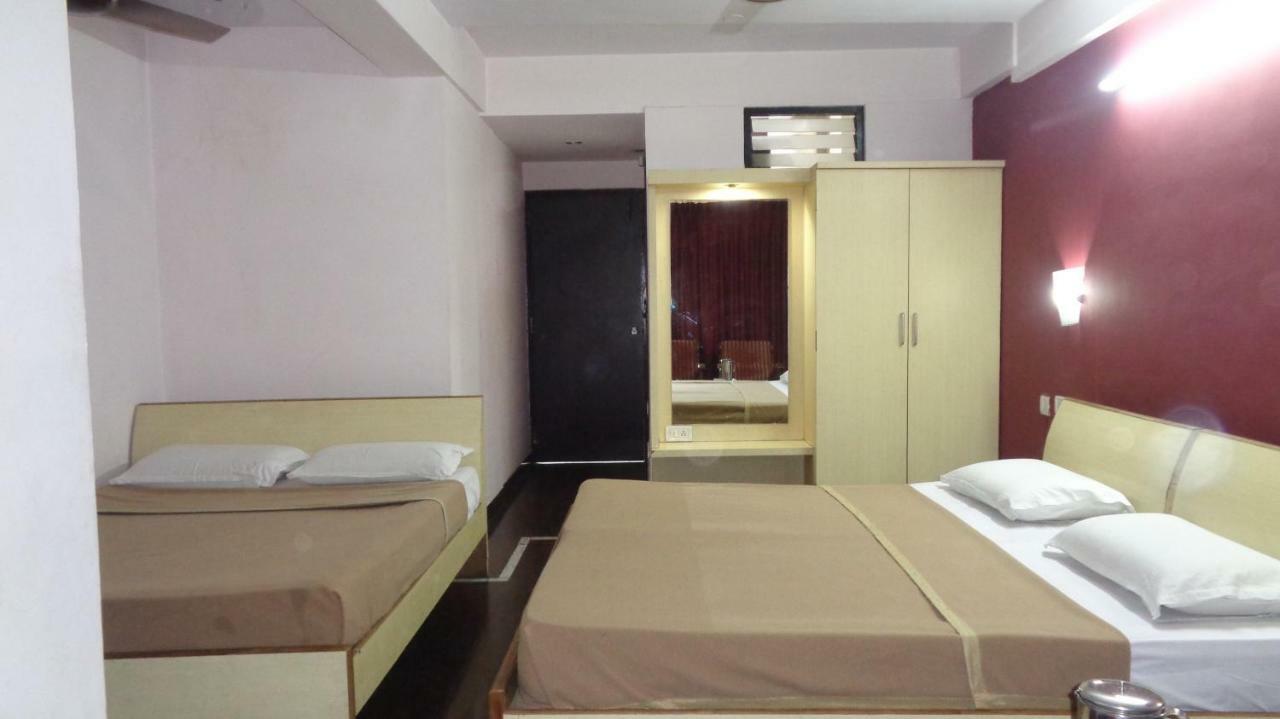 Hotel Ganesh Palace Májszúr Kültér fotó
